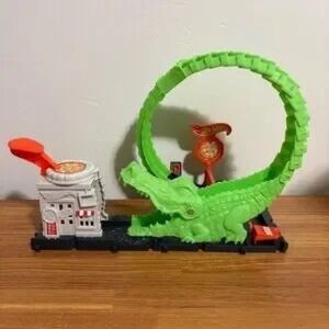 Green Crocodile Loop Track Toy